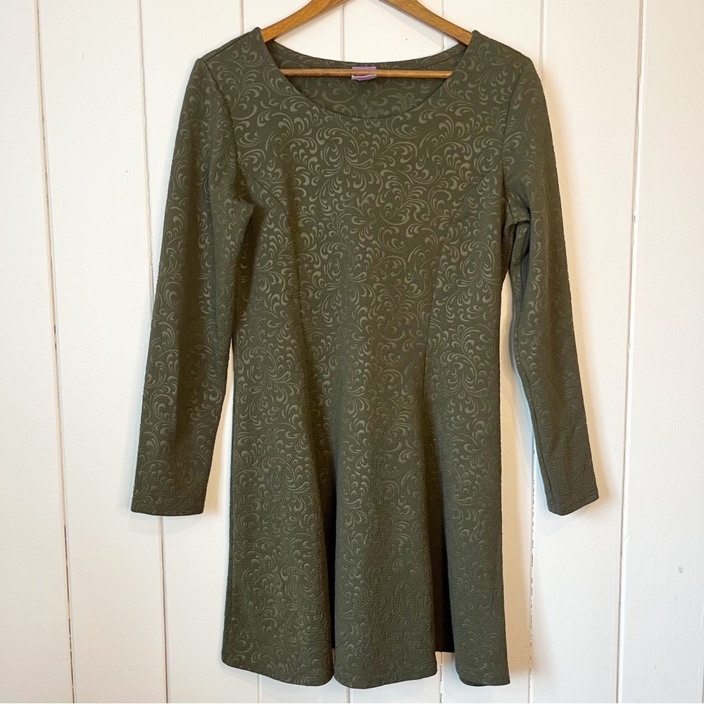 Jolie Paisley Green Long Sleeve Dress. Size Medium.